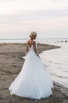 Tulle a-line wedding dress with plunging v-neck_A line ball gown wedding dress