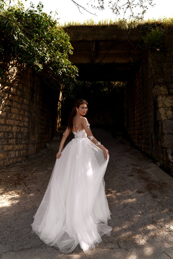 Wedding Dresses With Tulle 
