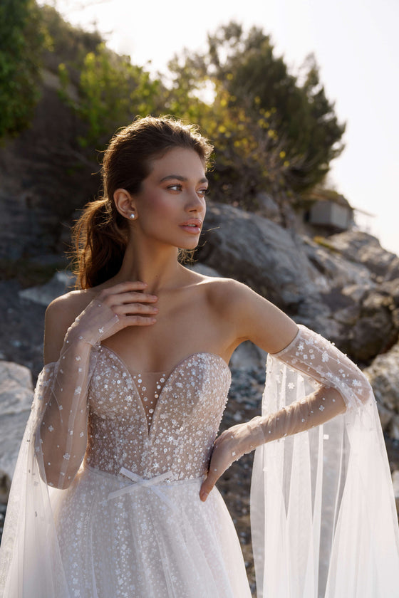 Wedding dresses with detachable sleeves