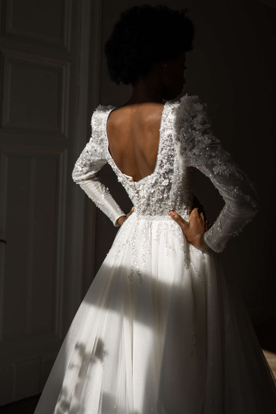 Wedding lace dress with sleeves 